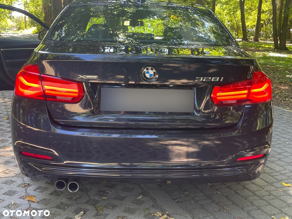 BMW Seria 3 328i xDrive - 15