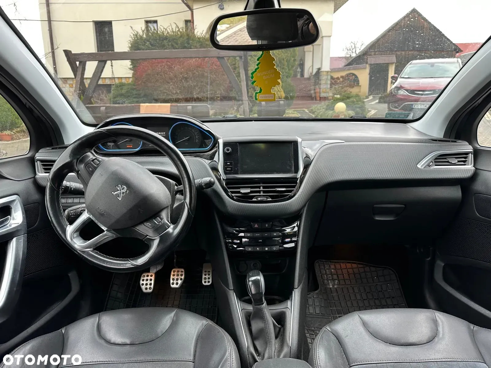 Peugeot 208 1.2 PureTech GPF Signature S&S - 9