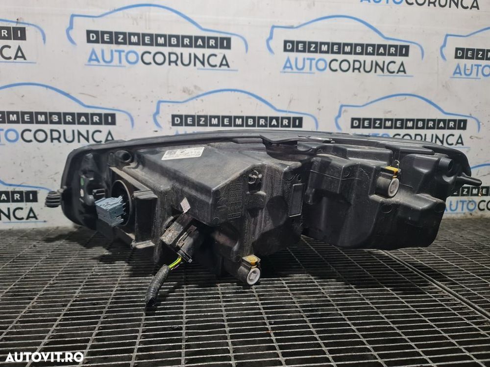 Far Dreapta Jaguar E - PACE 2017 - 2020 SUV 4 Usi (1376) LED X540HLUKRHMID - 3