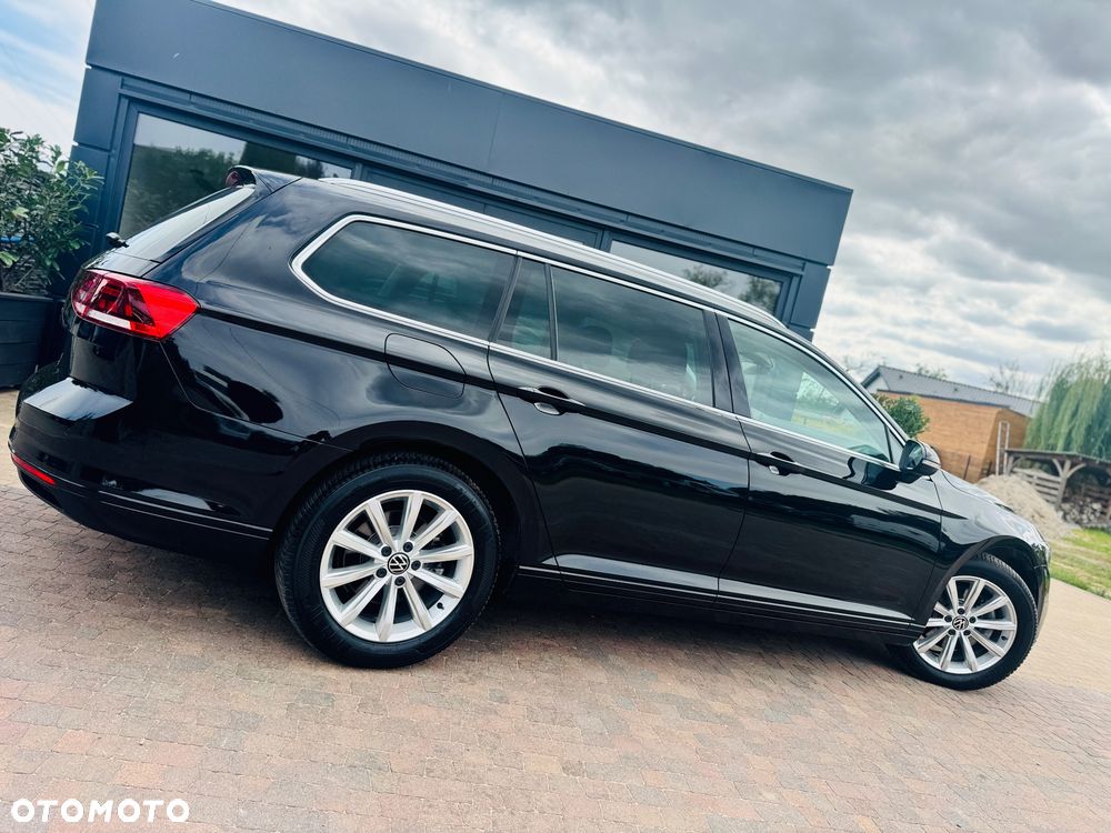 Volkswagen Passat - 30