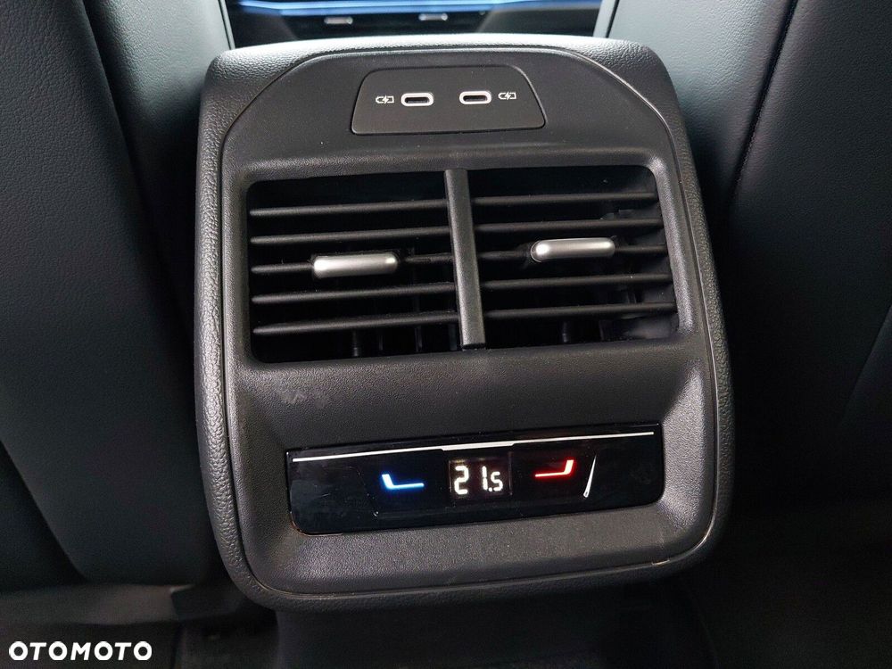 Volkswagen Passat - 16