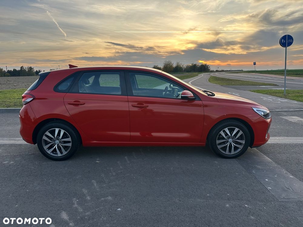 Hyundai i30 blue 1.4 Passion - 21