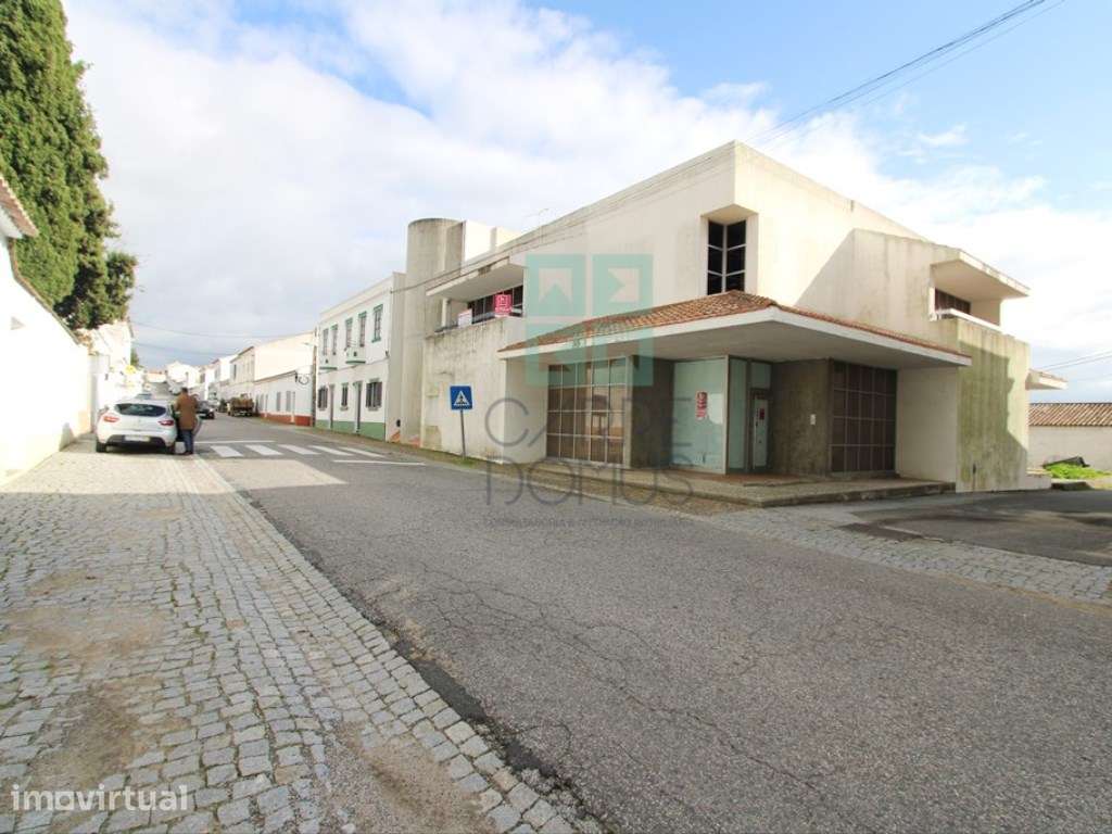 Edifício comercial e serviços, frente N2, em Alcáçovas, Évora - Grande imagem: 5/60