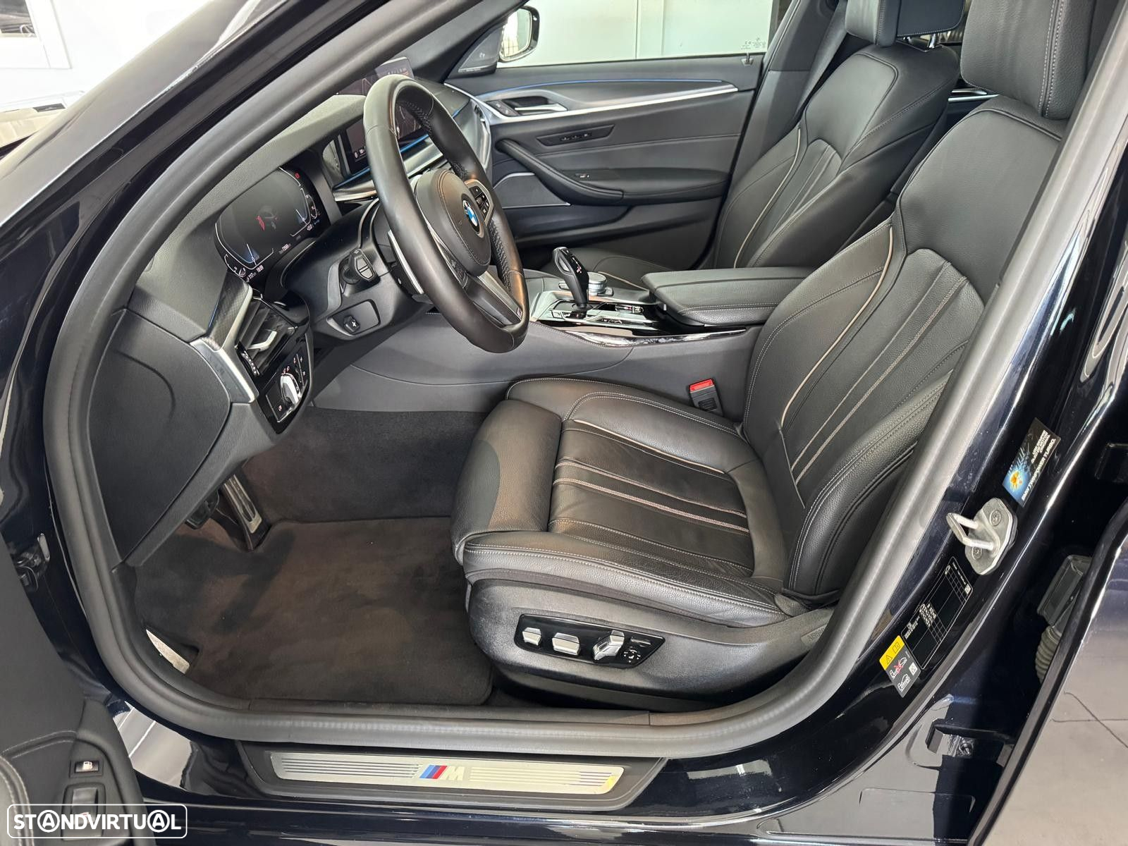 BMW 530 e Pack Desportivo M - 17