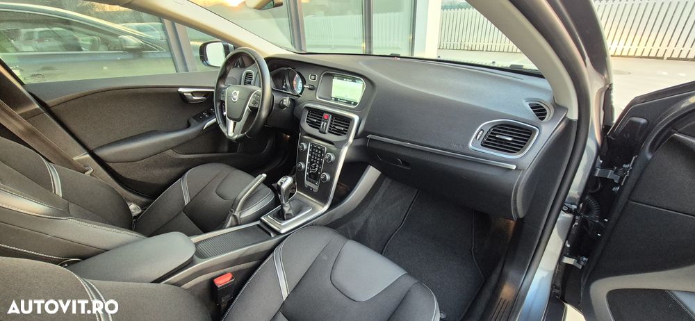 Volvo V40 D4 VEA Momentum - 22