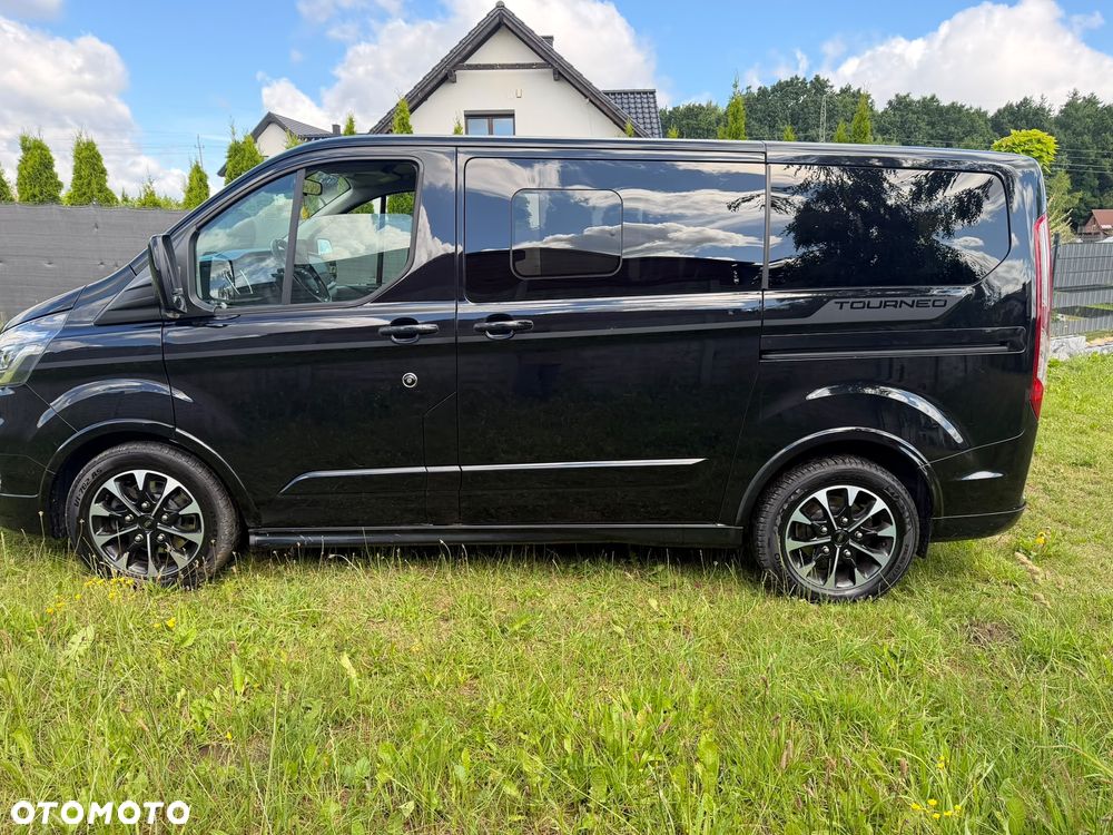 Ford Tourneo Custom - 19