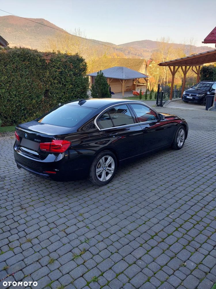 BMW Seria 3 330i GPF xDrive Luxury Line - 14