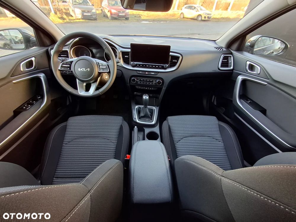 Kia XCeed 1.5 T-GDI M - 12