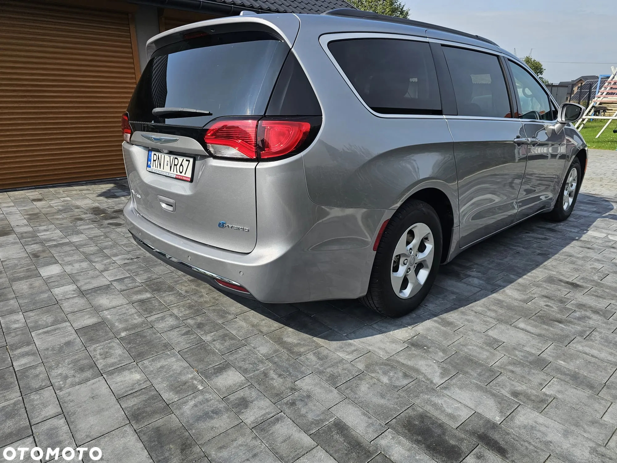 Chrysler Pacifica - 6