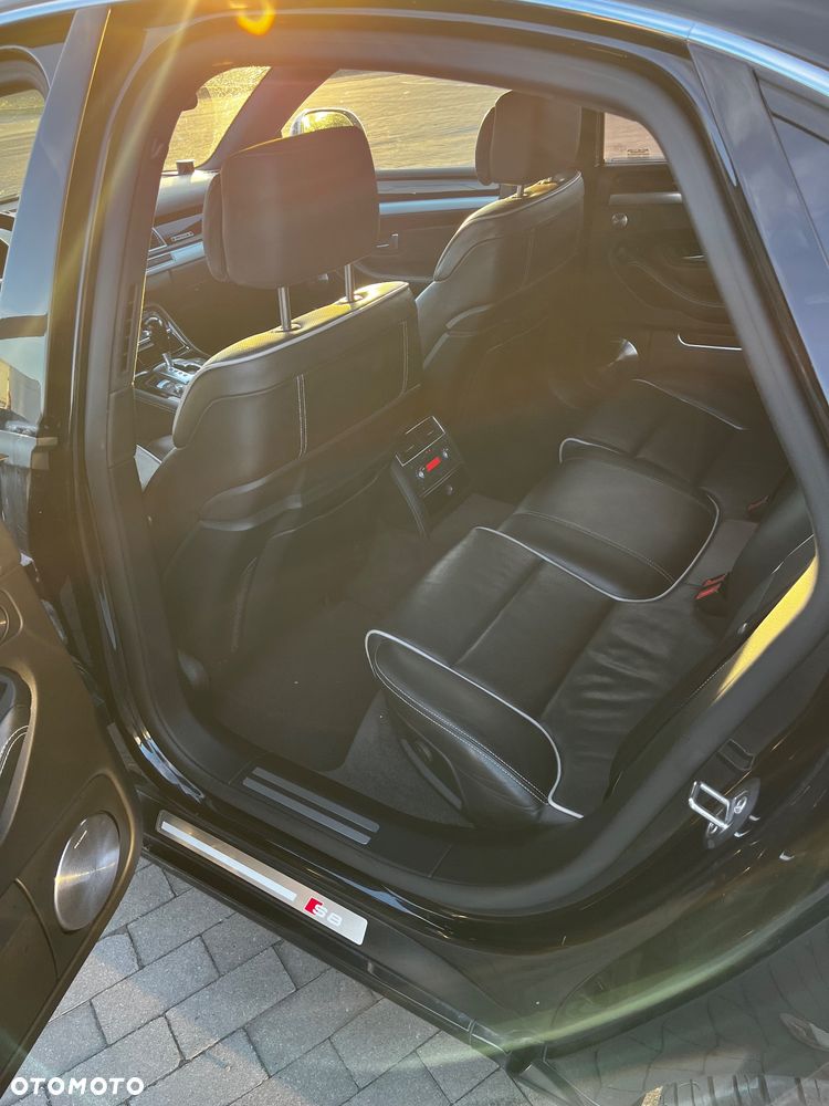 Audi S8 - 18