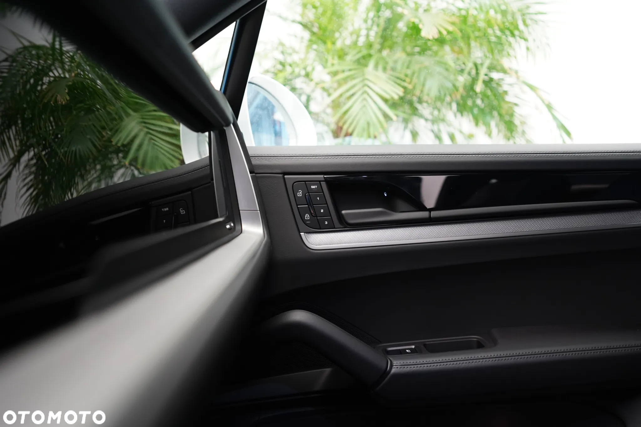Porsche Cayenne E-Hybrid - 24