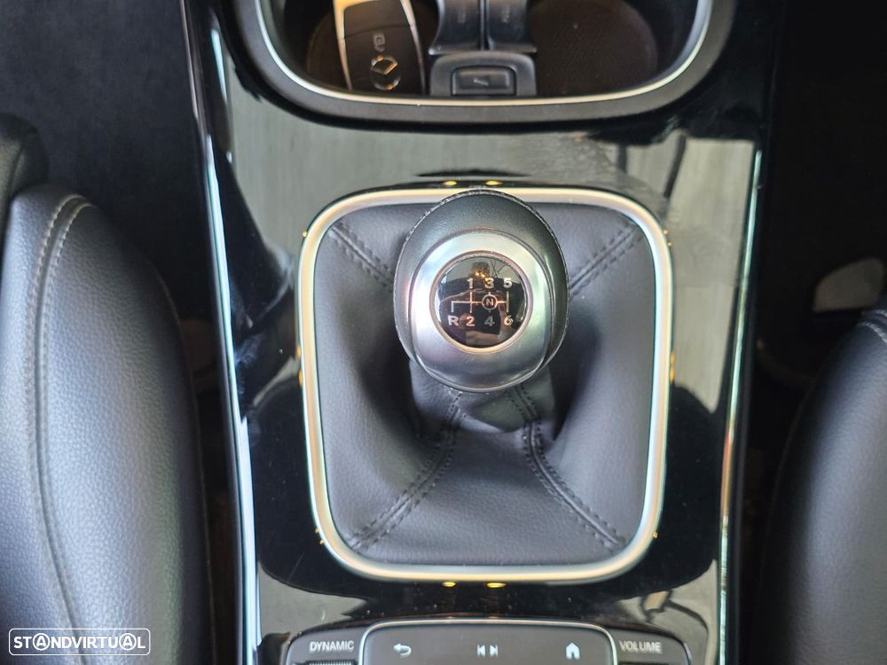 Mercedes-Benz A 180 d Style Plus - 24