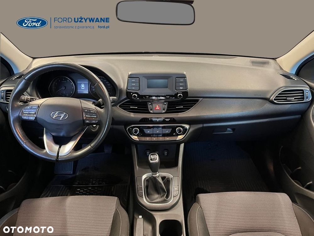 Hyundai i30 1.5 DPI Classic + - 11