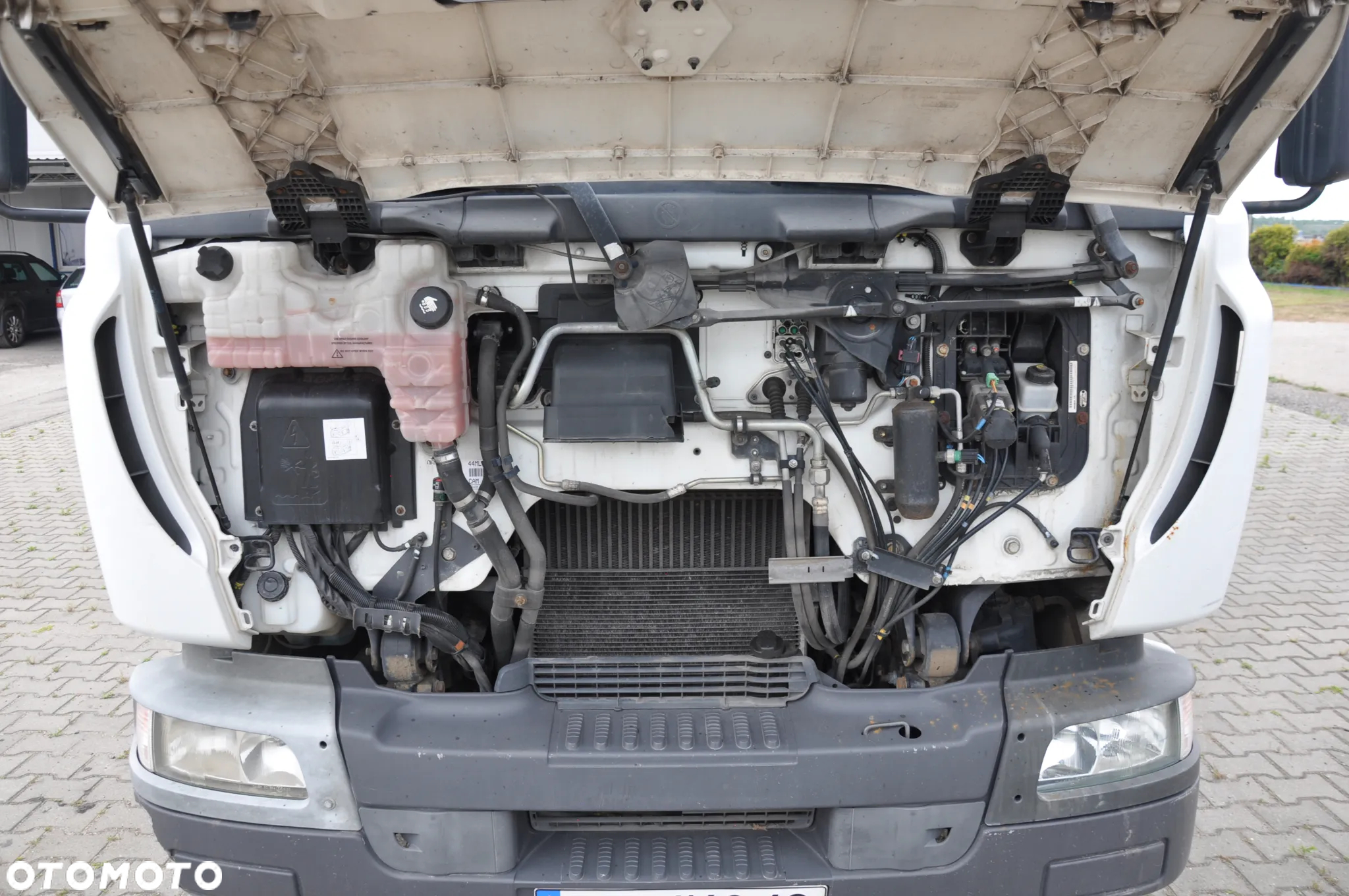 Renault MIDLUM 12.220 dł kontenera 7,90m - 9