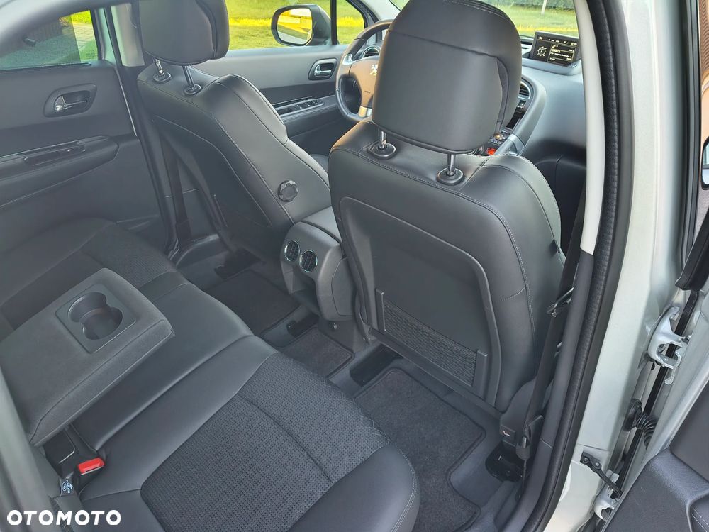 Peugeot 3008 HDi 115 Allure - 21
