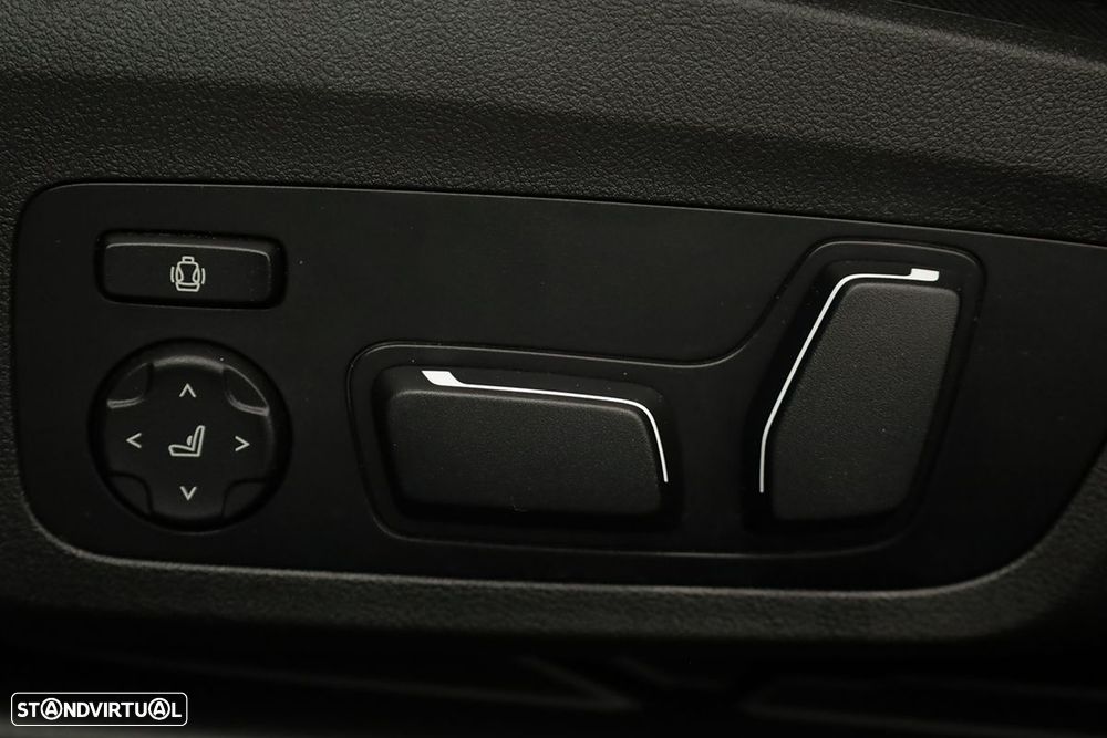 BMW 330 e Pack Desportivo M Auto - 22