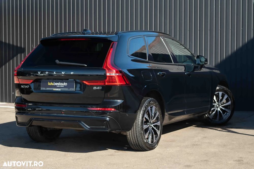 Volvo XC 60 B4 D AWD Plus Dark - 28