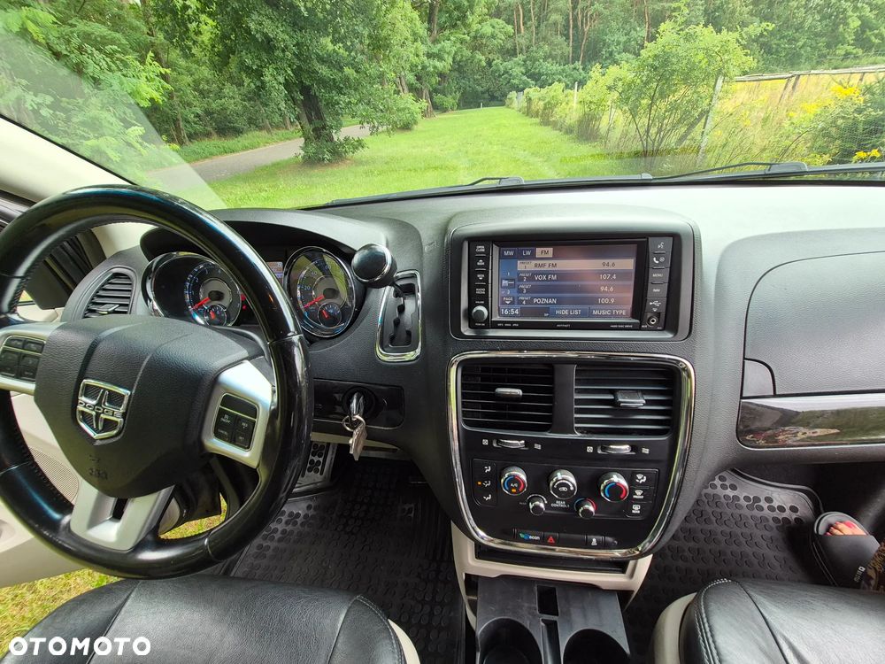 Dodge Grand Caravan - 28