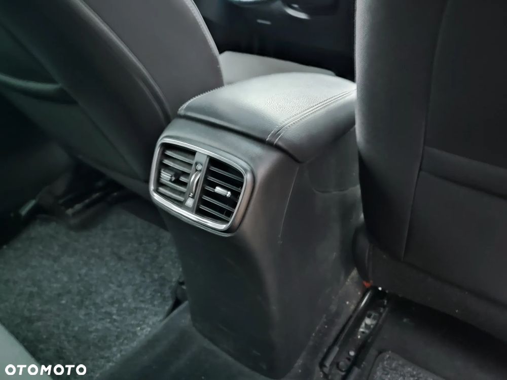 Hyundai i30 i30cw 1.4 Fifa World Cup Edition - 17