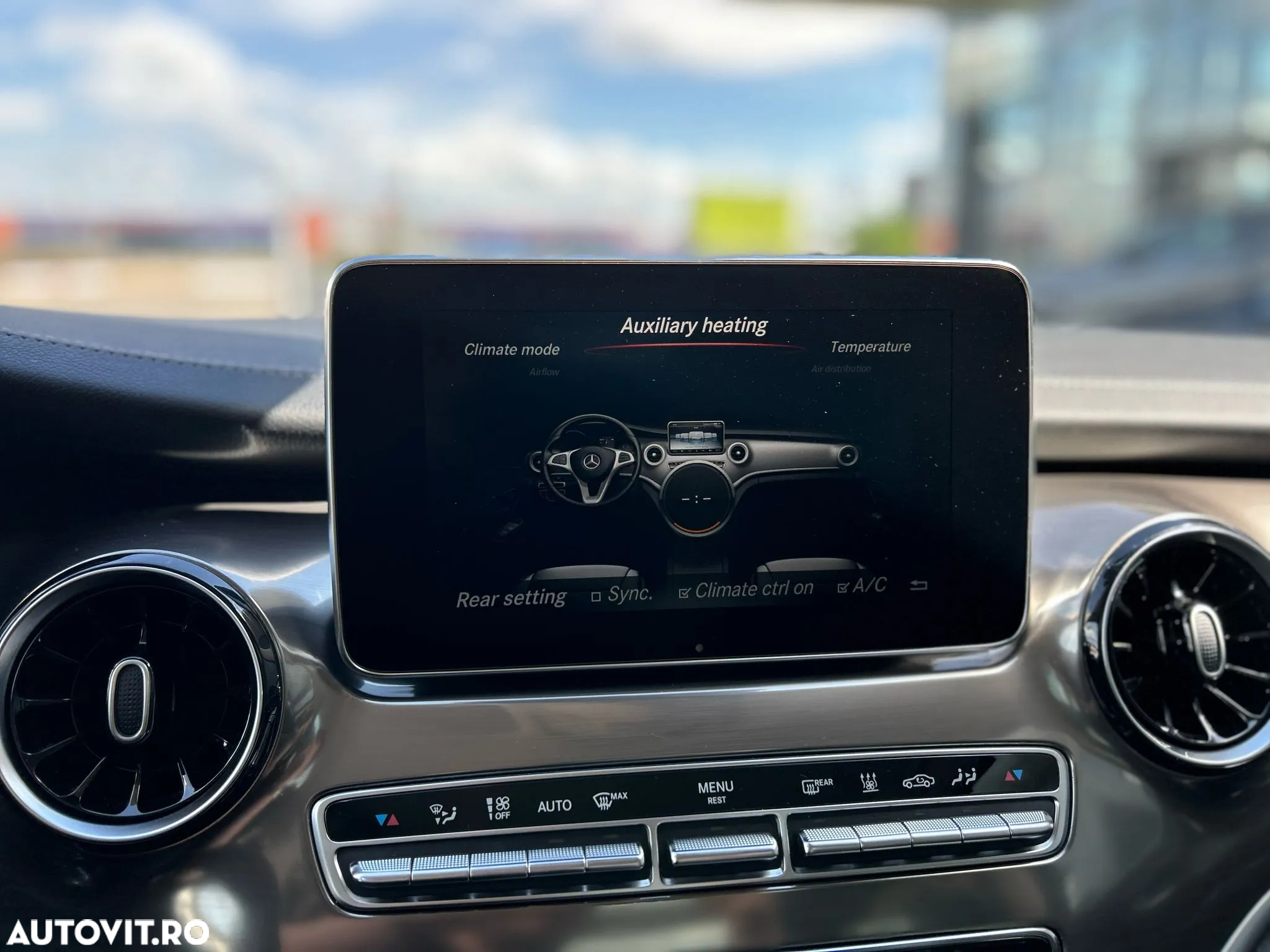 Mercedes-Benz V 300 d lang 9G-TRONIC Exclusive Edition - 29