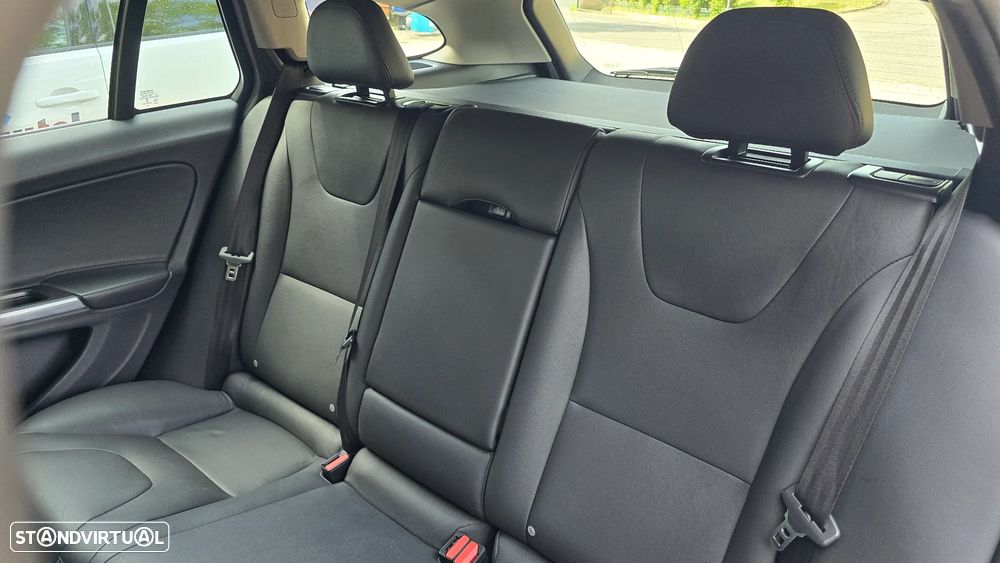 Volvo V60 2.0 D3 Summum - 58