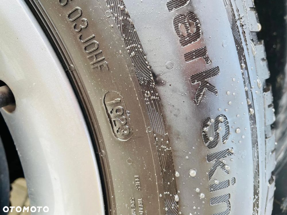 Dacia Duster 1.6 16V 4x4 Laureate - 18