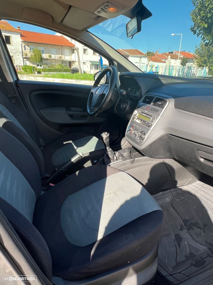 Fiat Grande Punto - 12