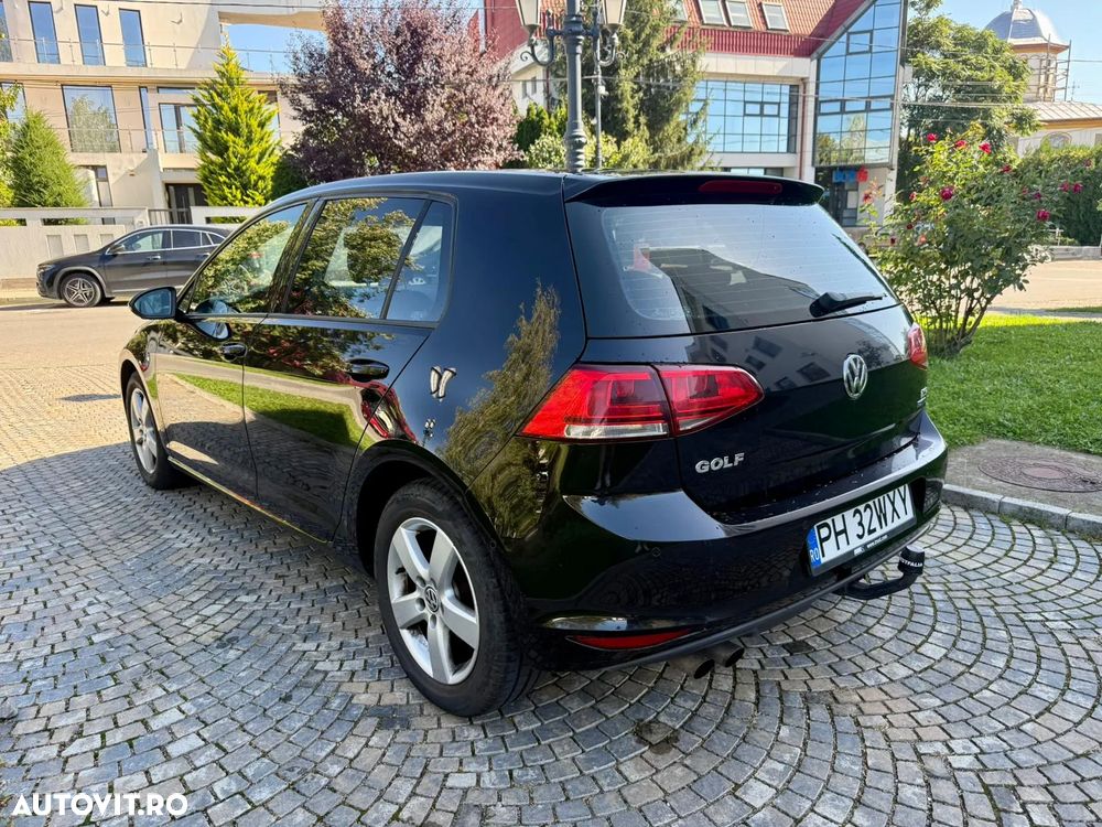 Volkswagen Golf - 8