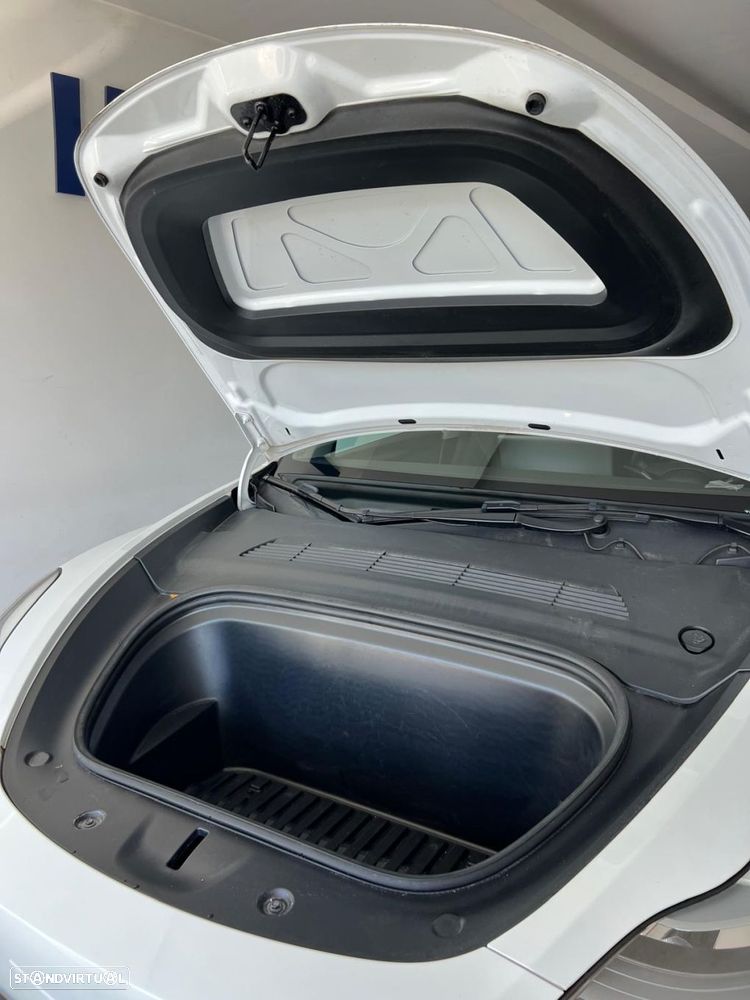 Tesla Model Y - 21