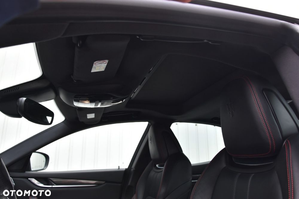 Maserati Ghibli GranSport - 20