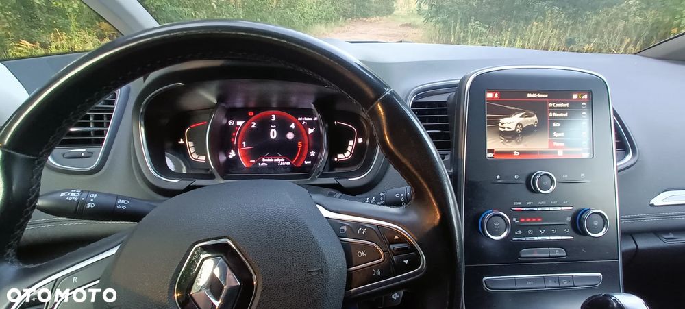 Renault Grand Scenic - 18