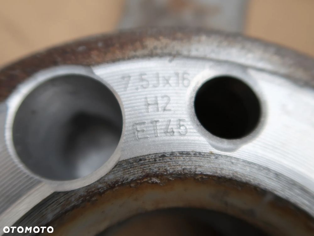 z17 Felga Ausi A4 B8  8K0601025F 7,5x16et45 - 6