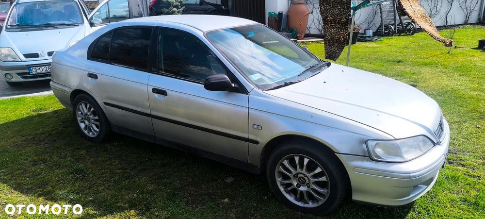 Honda Accord 1.8i LS - 2