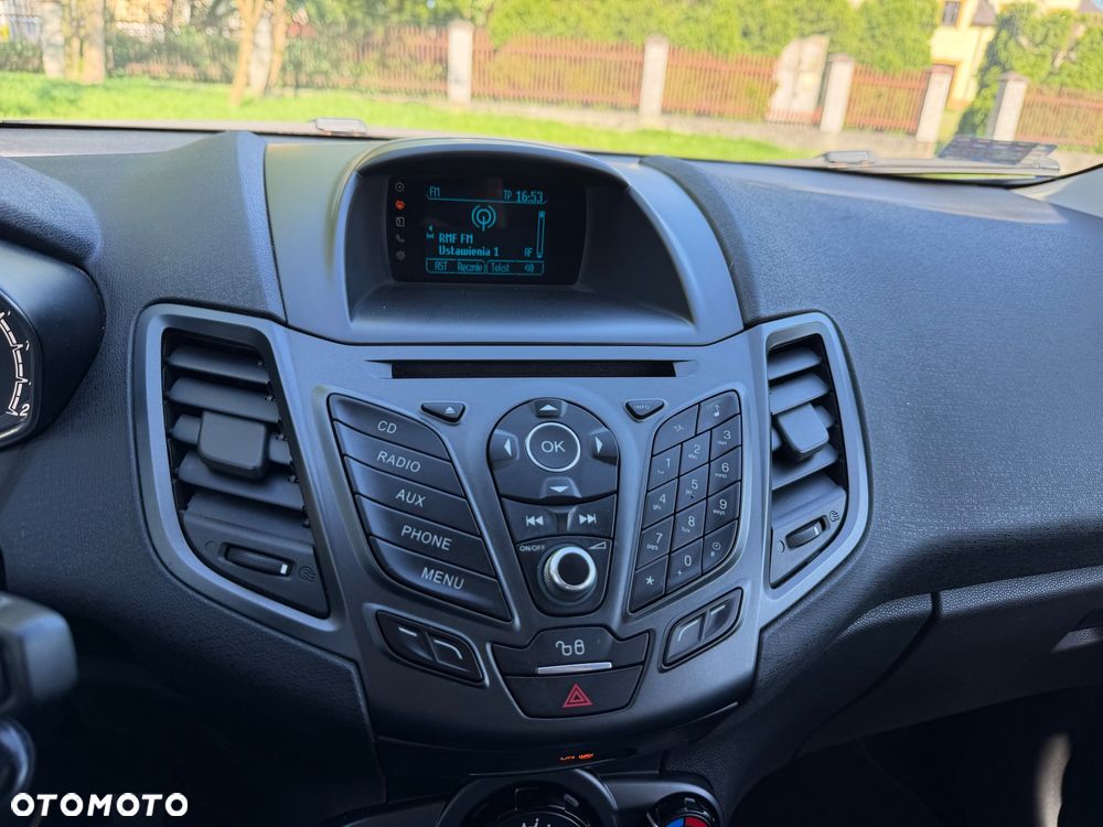 Ford Fiesta 1.0 EcoBoost Titanium - 25