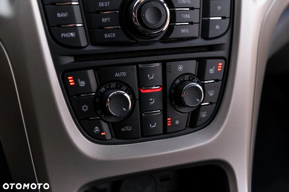 Opel Astra 1.4 Turbo - 29