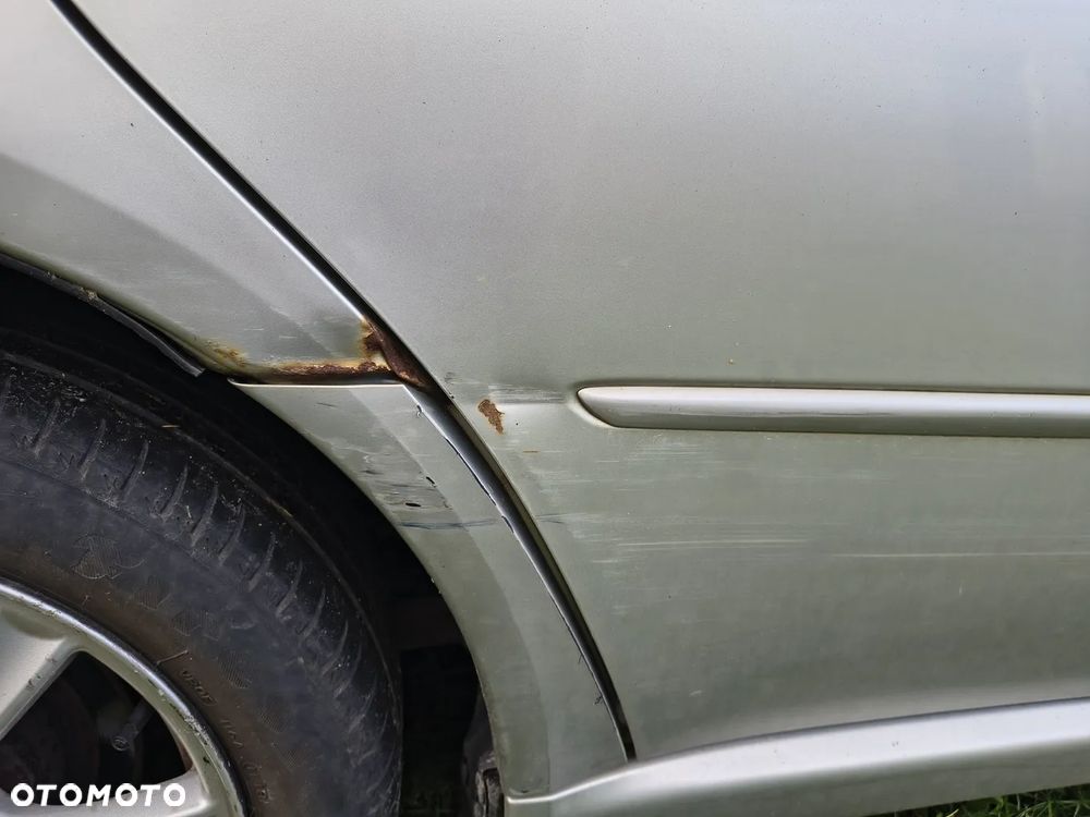 Subaru Legacy SW 2.0i AT - 14