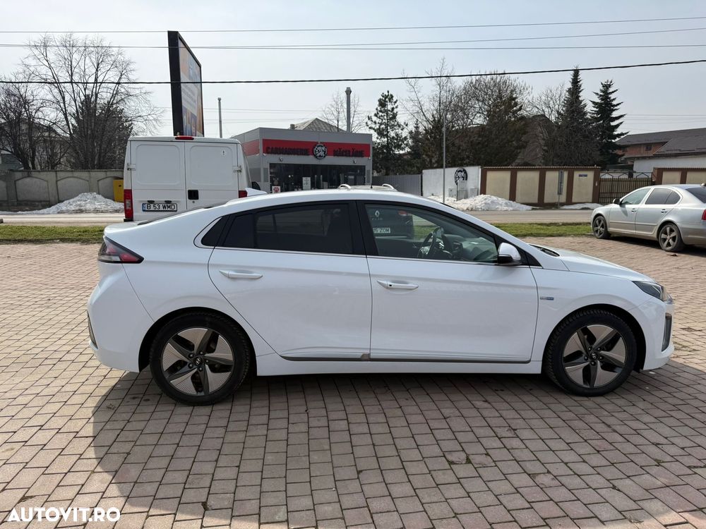 Hyundai IONIQ 1.6 GDI Premium - 7