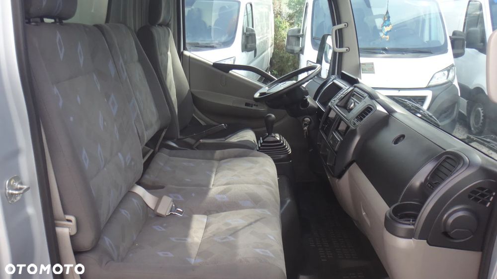 Renault Maxity - 13