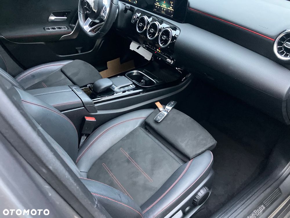 Mercedes-Benz Klasa A 180 7G-DCT AMG Line - 17