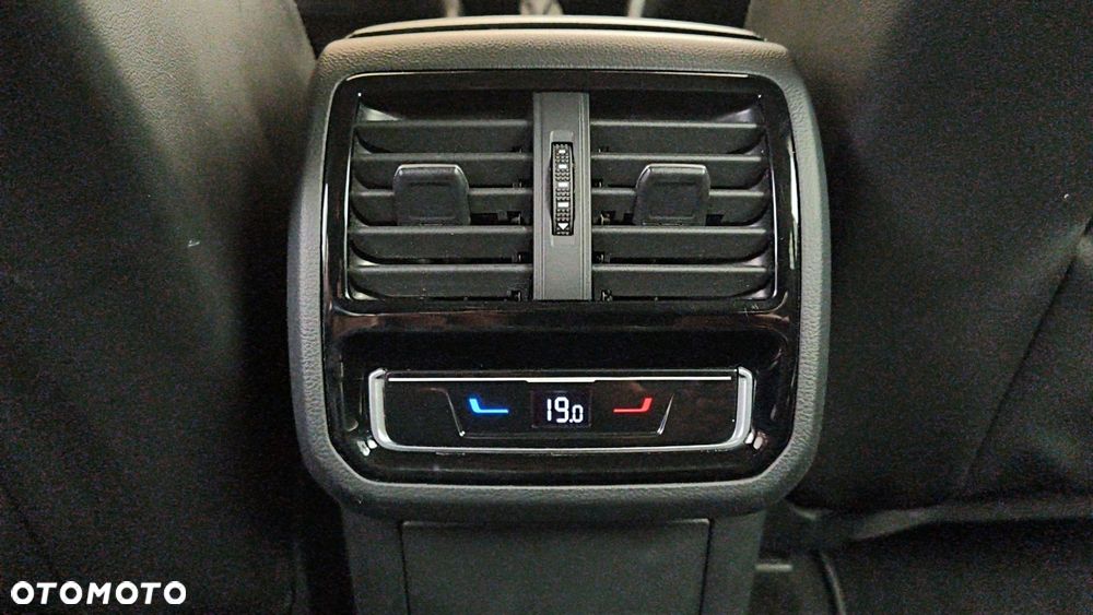 Volkswagen Passat - 30