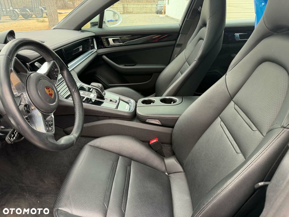Porsche Panamera - 18