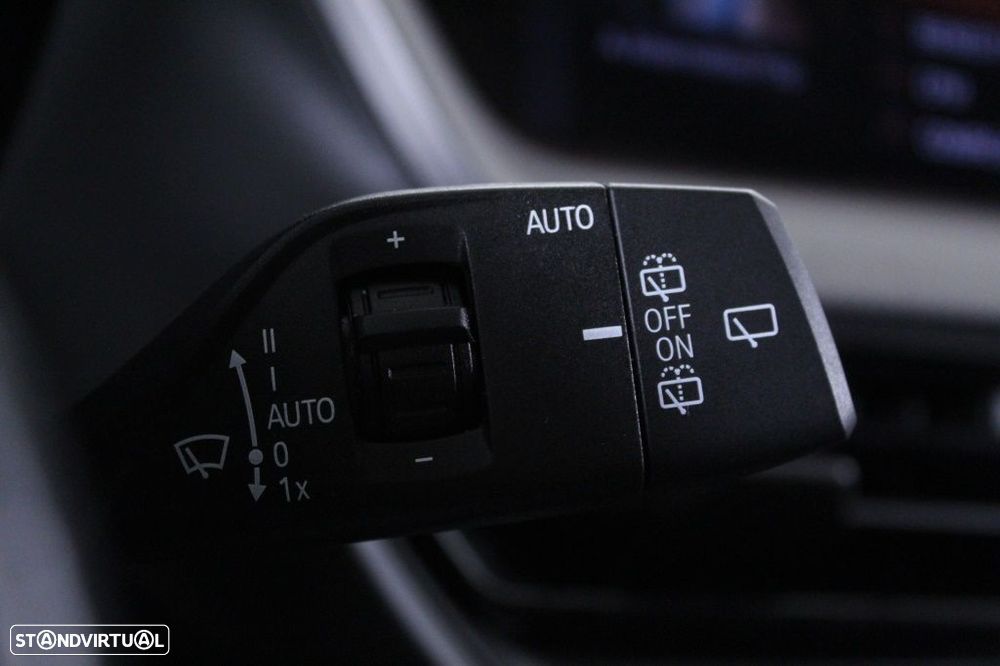 BMW 116 d Pack Desportivo M Auto - 26