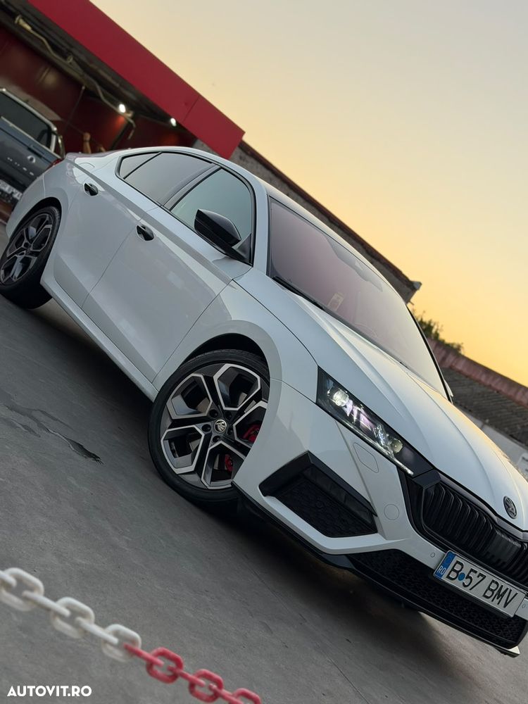 Skoda Octavia RS 2.0 TSI DSG - 2