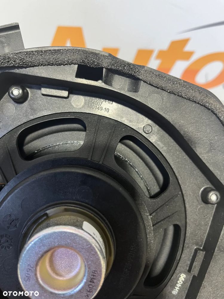 GŁOŚNIK NISKOTONOWY LEWY/PRAWY  BMW I3 - 3