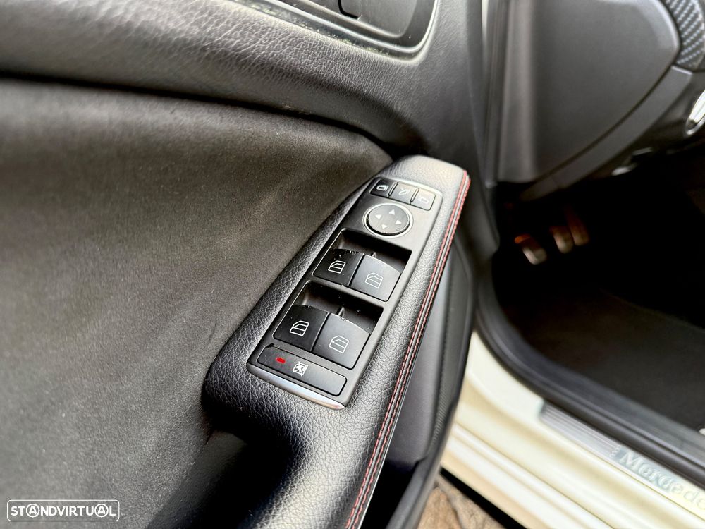 Mercedes-Benz A 180 d AMG Line - 41