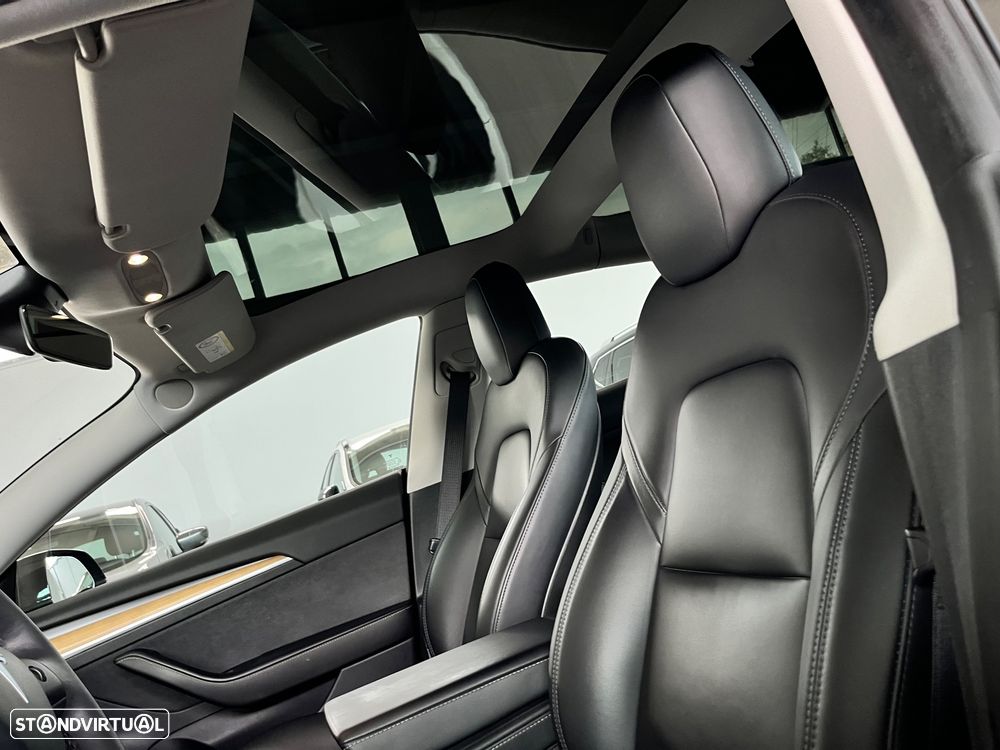 Tesla Model 3 - 9