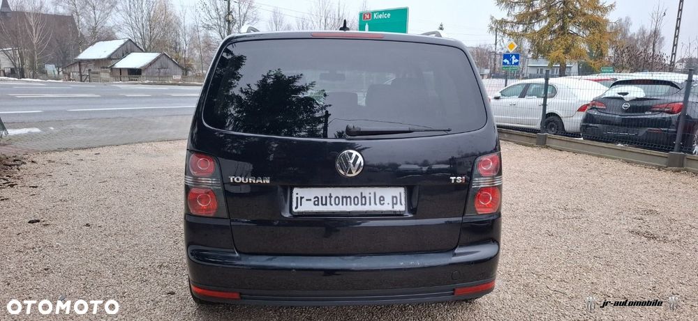 Volkswagen Touran - 11