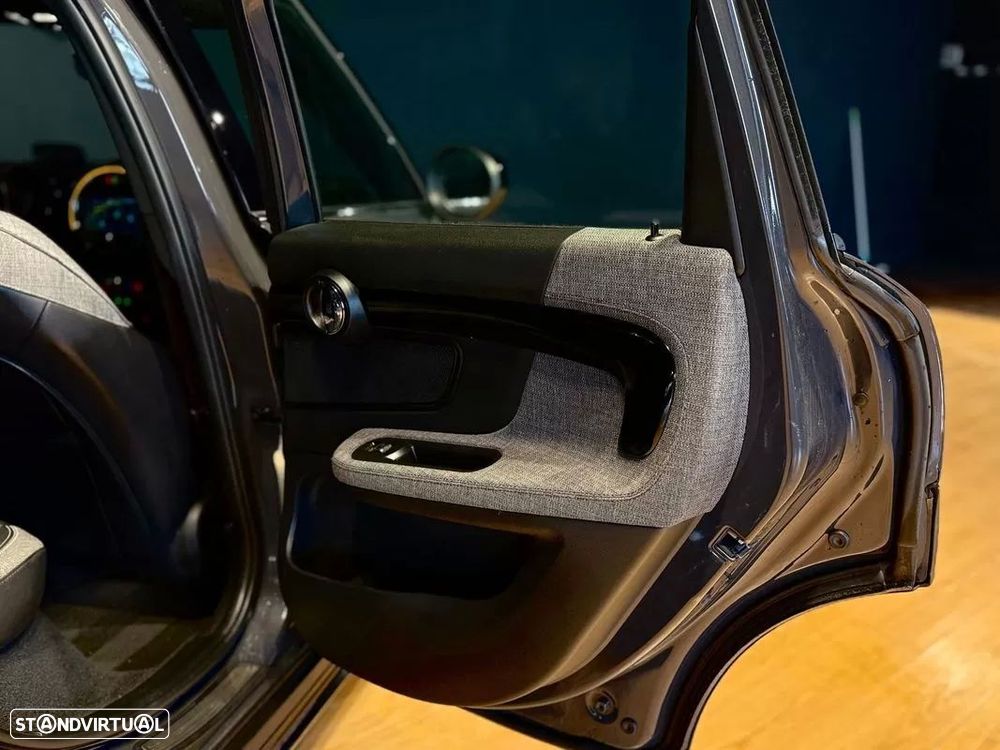MINI Countryman Cooper SE ALL4 Auto - 33