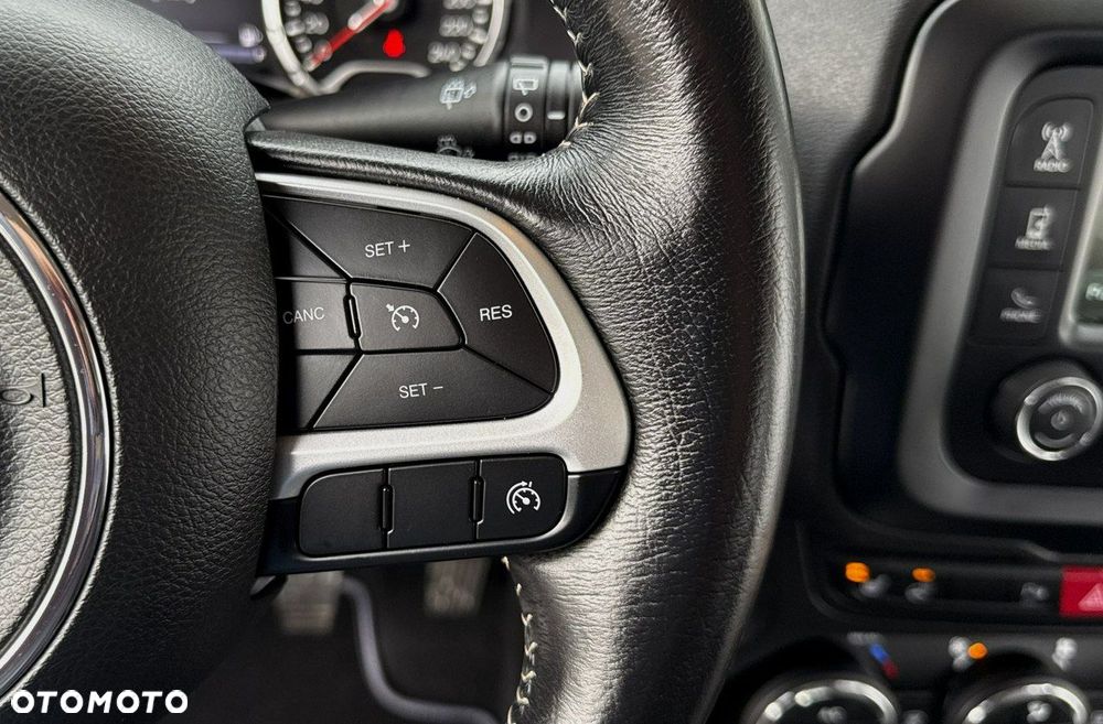 Jeep Renegade 1.4 MultiAir Limited FWD S&S - 26