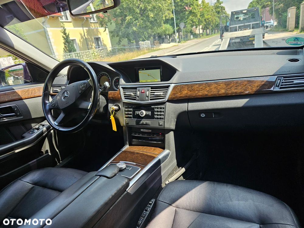 Mercedes-Benz Klasa E 350 T CDI DPF 4Matic BlueEFFICIENCY 7G-TRONIC Avantgarde - 18